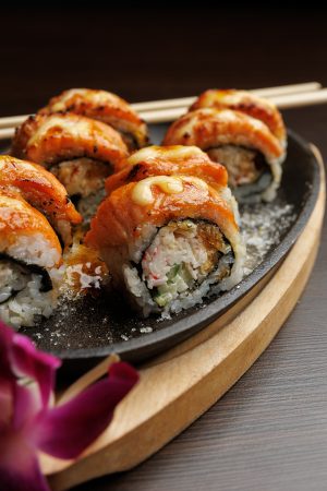 404. Salmon Brûlée Roll 4 szt.