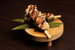 407. Salmon Tempura Roll - Skewers (2 porcje/8 kawałków)