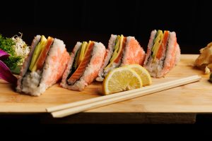 408. Salmon Sushi Sandwich 	4 szt.